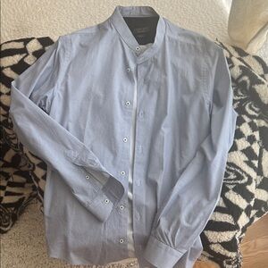 Men's Light Blue Button-Up Shirt